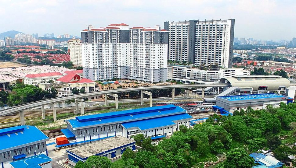 Ara Damansara LRT Station serving Taman Mayang Emas neighborhoods