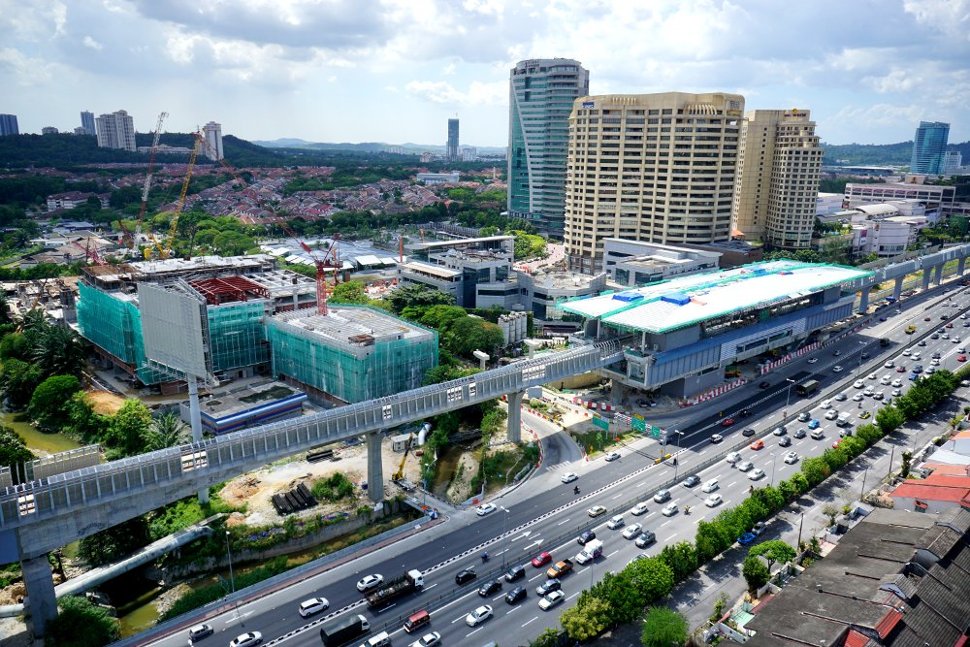 Bandar Utama Mrt Station Mrt Station Short Distance Away From The One Utama Shopping Mall And 1powerhouse Klia2 Info