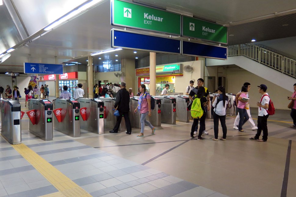 Plaza Rakyat Lrt Station Klia2 Info
