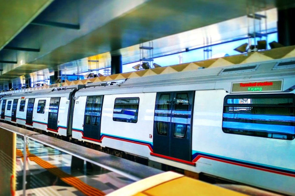 Boarding platform. Метрополитен. MRT Kajang line.