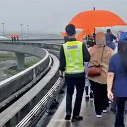 KLIA’s aerotrain saga – 114 passengers forced to walk along the 1.5km aerotrain track