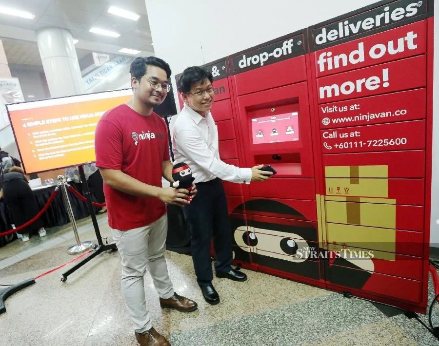 Ninja Van's country head, Adzim Halim (right) and Prasarana Group chief operating officer (Strategy & Transformation), Ang Yoke Kee launching network of parcel collection lockers, also known as " Ninja Box ', provides a convenient and safe alternative for millions of commuters to pick-up and drop-off their parcels at KL Sentral.
